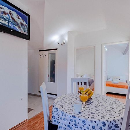Beautiful Apartment In Vela Luka With Wifi Buitenkant foto