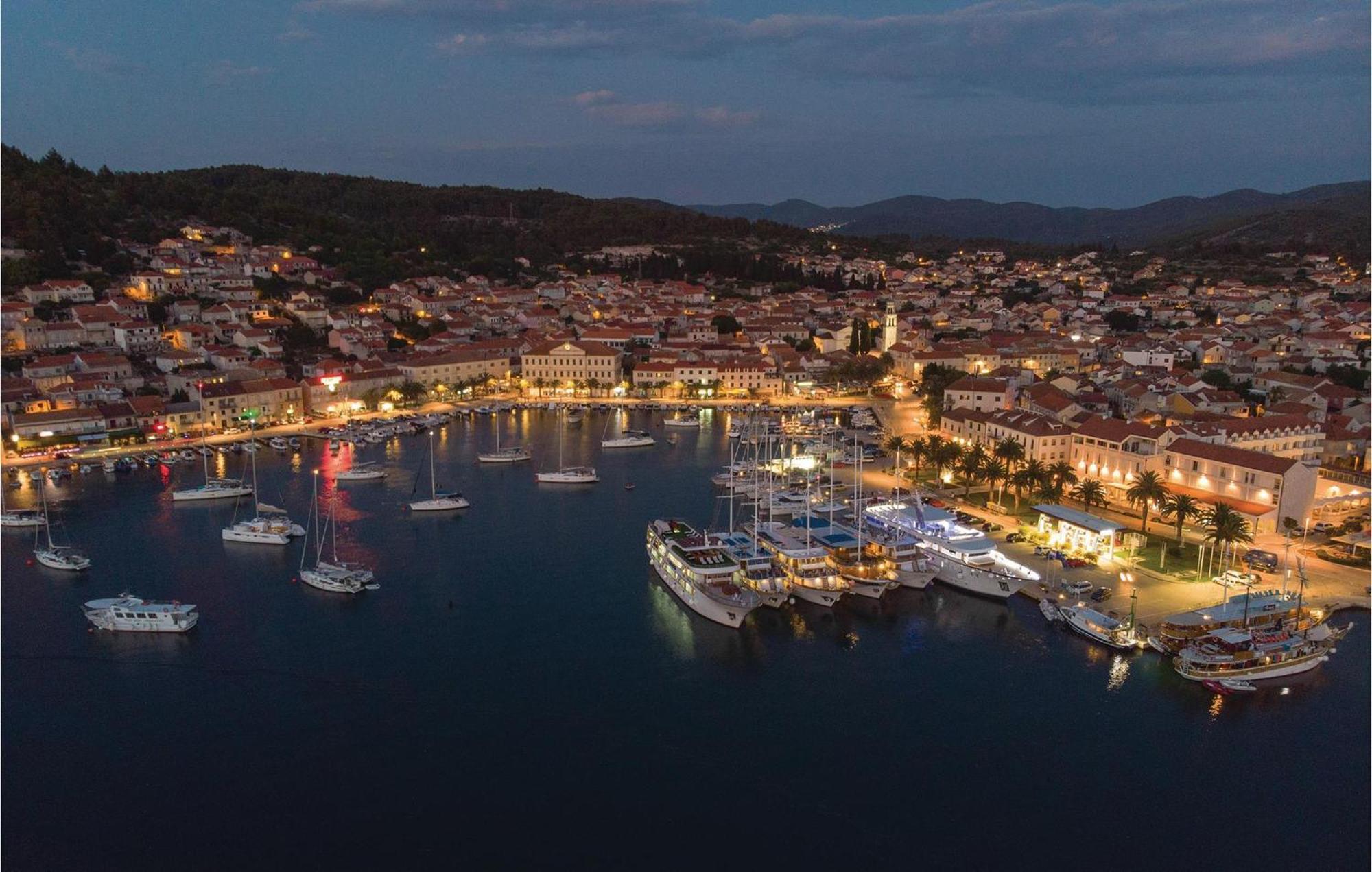 Beautiful Apartment In Vela Luka With Wifi Buitenkant foto