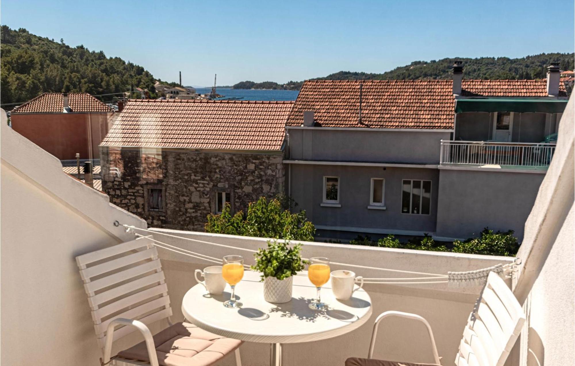 Beautiful Apartment In Vela Luka With Wifi Buitenkant foto